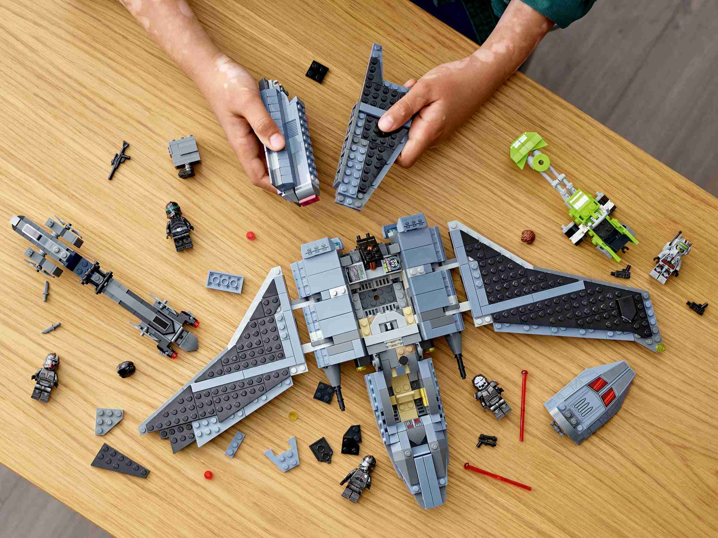 LEGO 75314 Star Wars Angriffsshuttle aus The Bad Batch, mit 5 Klon-Minifiguren