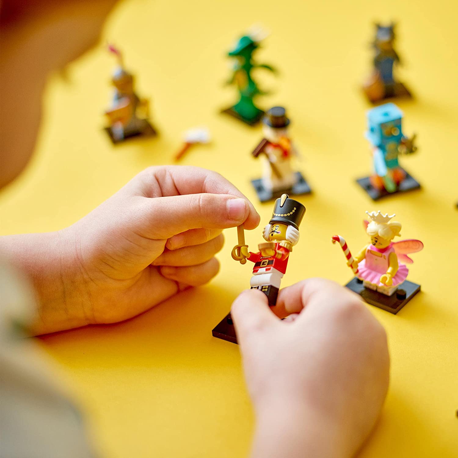 LEGO 71036 Minifiguren Serie 23 - 6er Pack, Limitierte Auflage 2022 