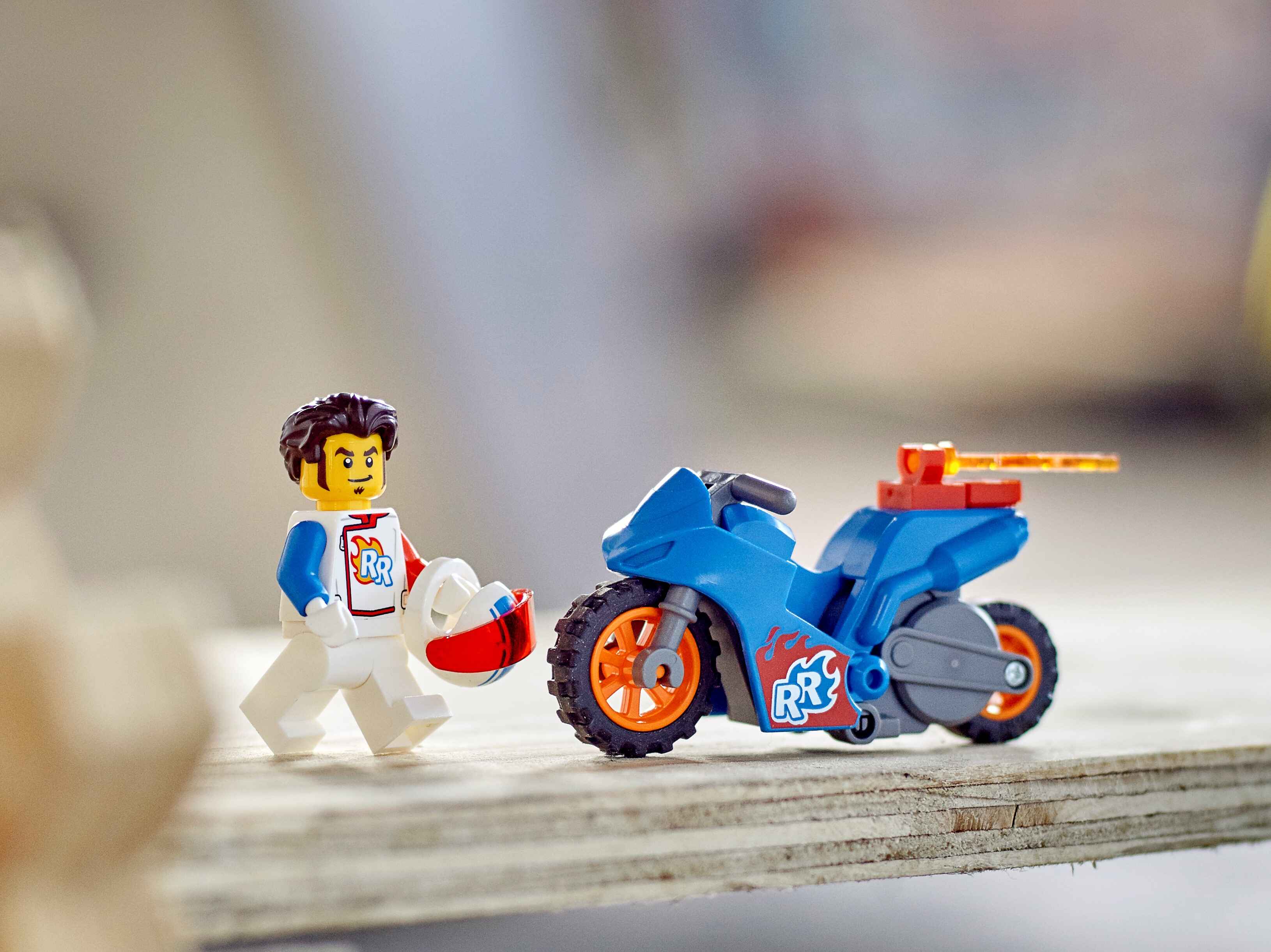 LEGO 60298 City Stuntz Raketen-Stuntbike, Set, schwungradbetriebenes Motorrad