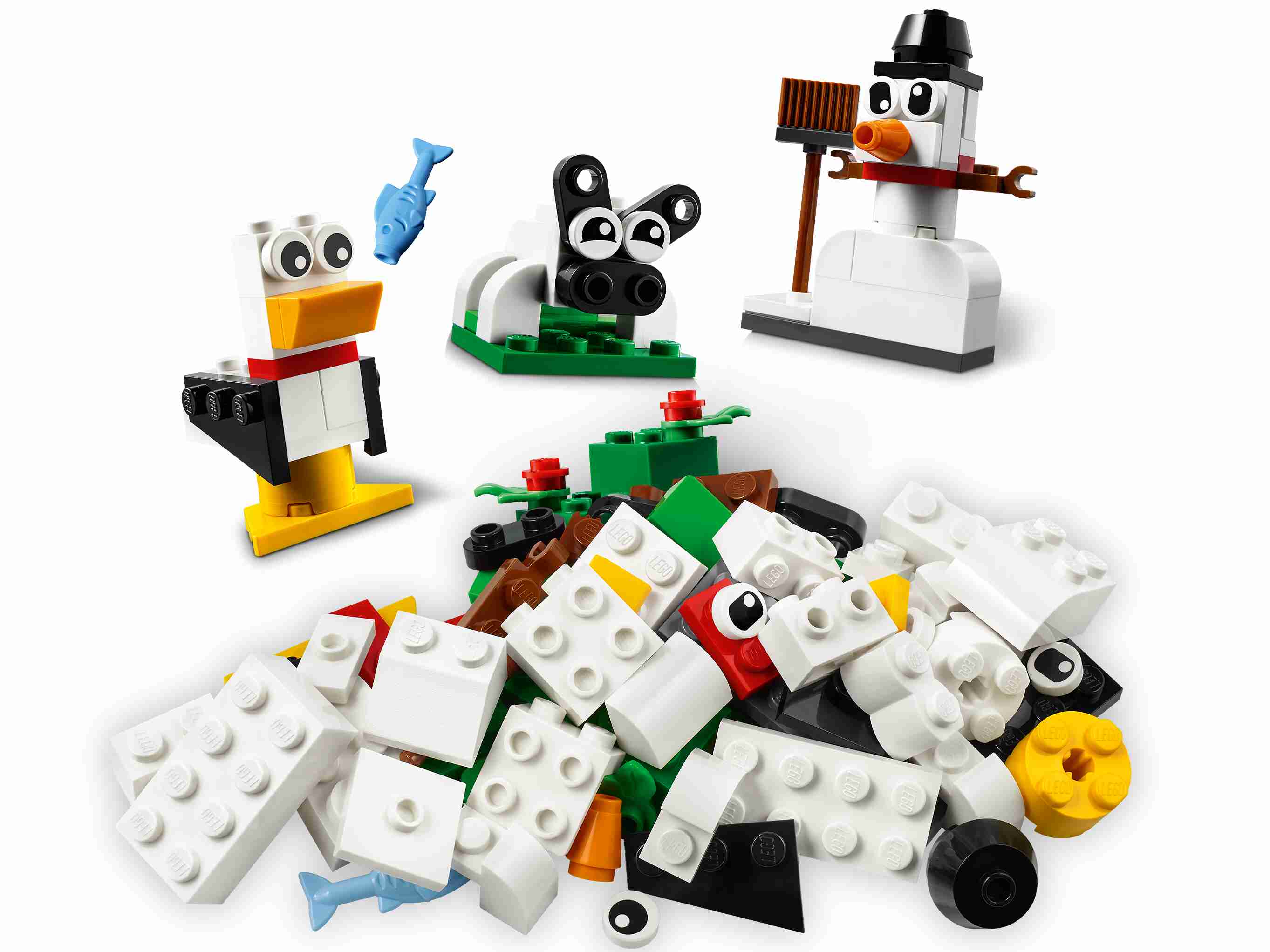 LEGO 11012 Classic Kreativ-Bauset, weißen Bausteinen, Schneemann, Schaf u mehr
