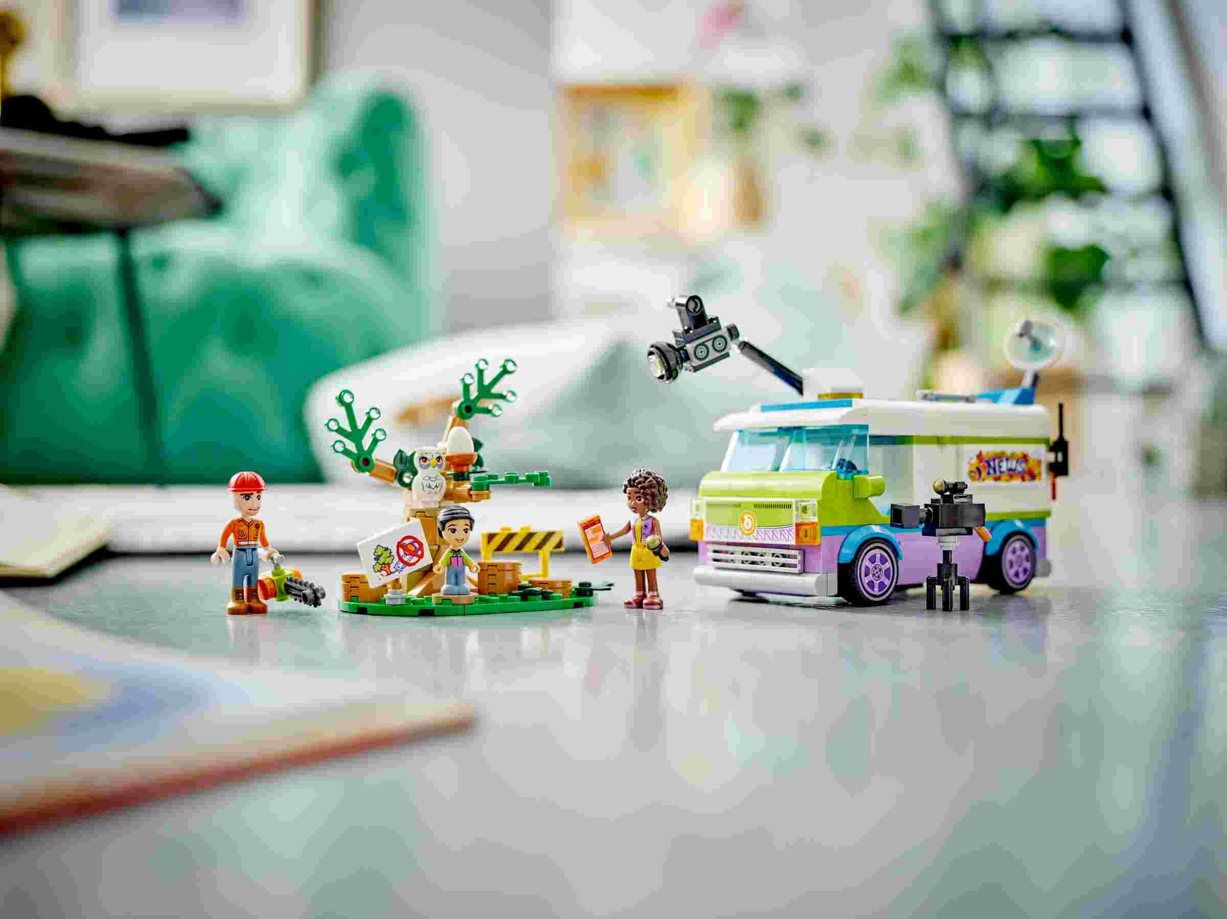 LEGO 41749 Friends Nachrichtenwagen, 3 Spielfiguren, Eule mit Ei