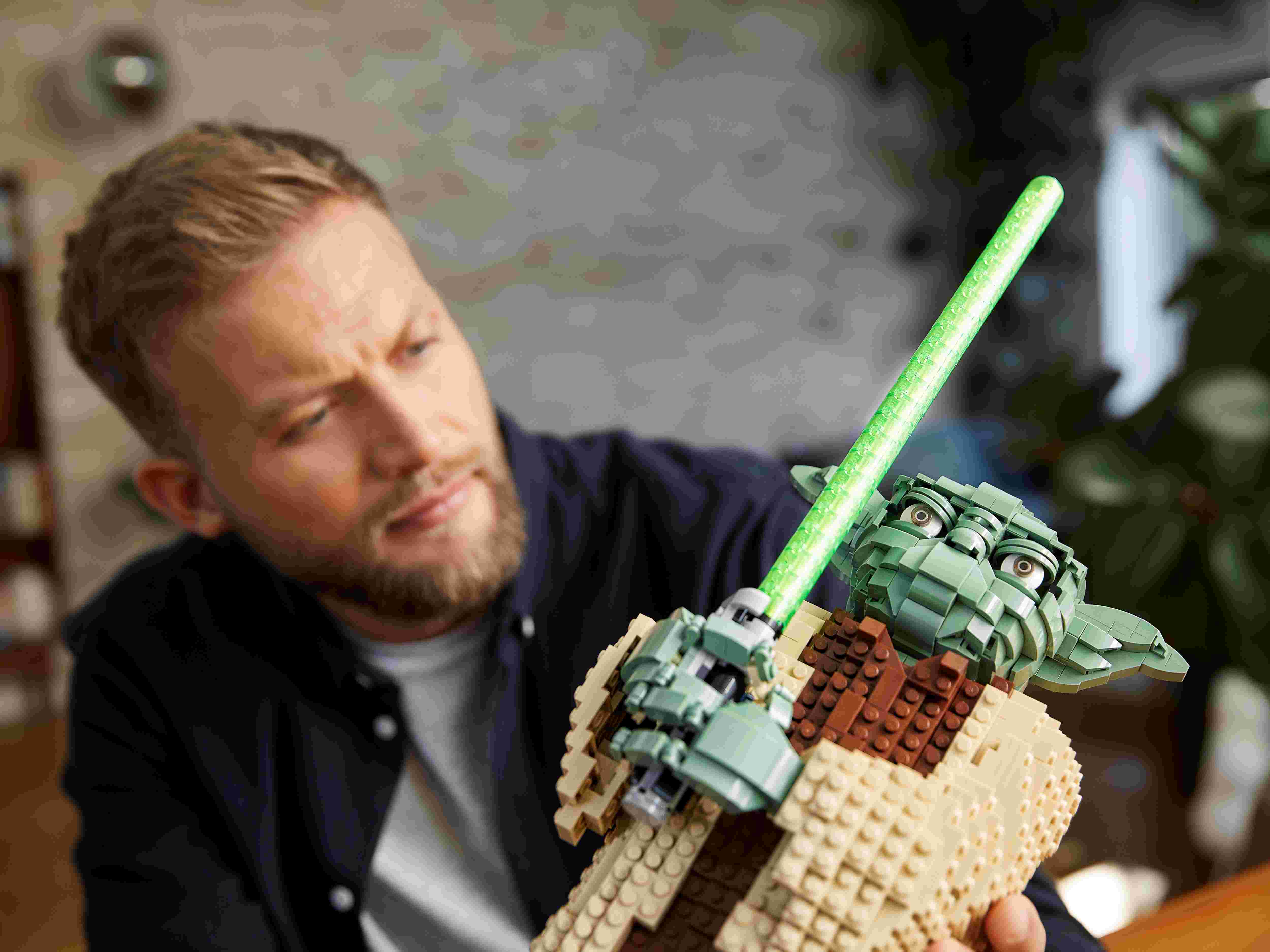 LEGO 75255 Star Wars Yoda, Sammlermodell mit Displayständer