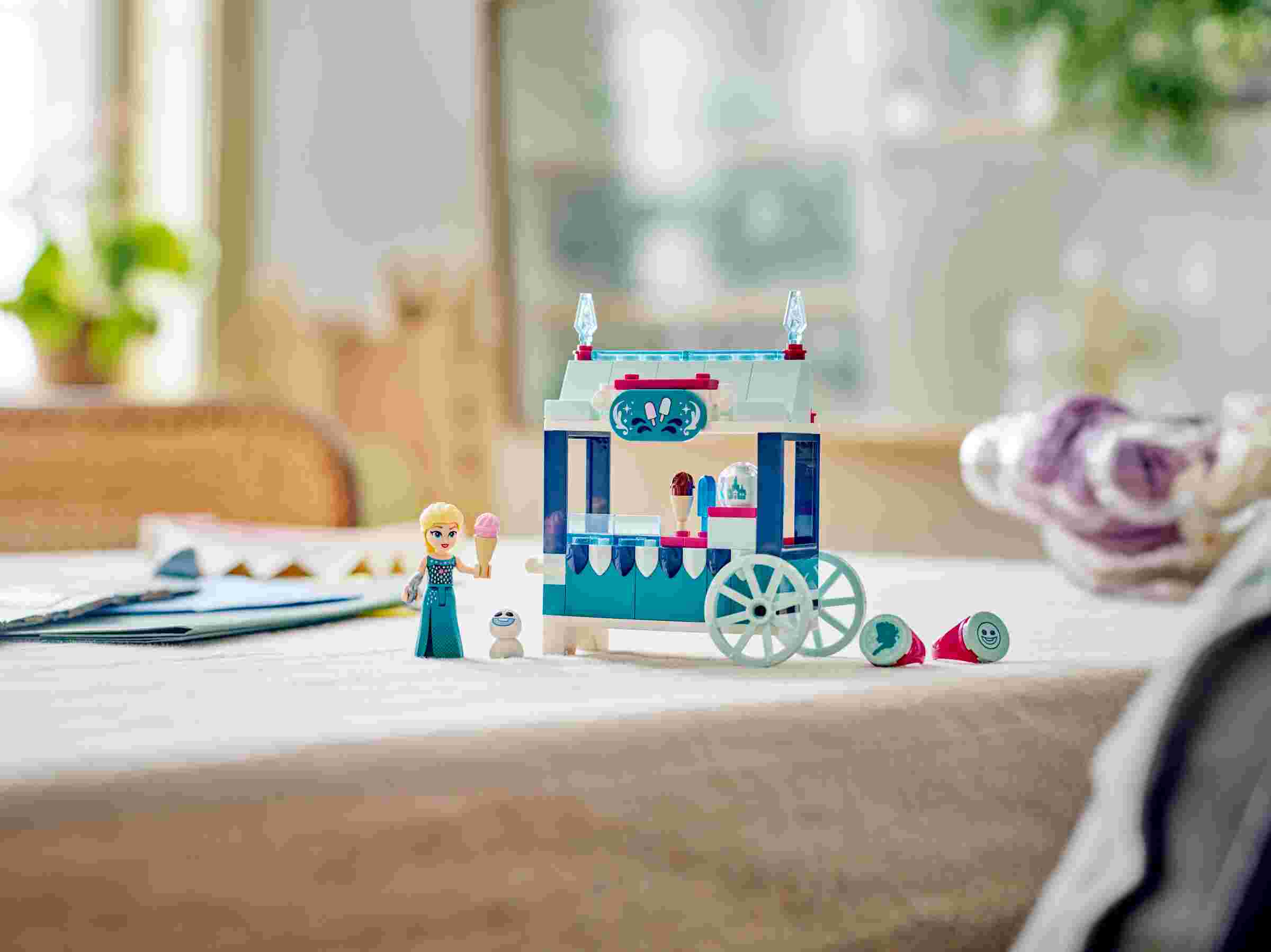 LEGO 43234 Disney Princess Elsas Eisstand, Eismaschine, Mini-Schneemann