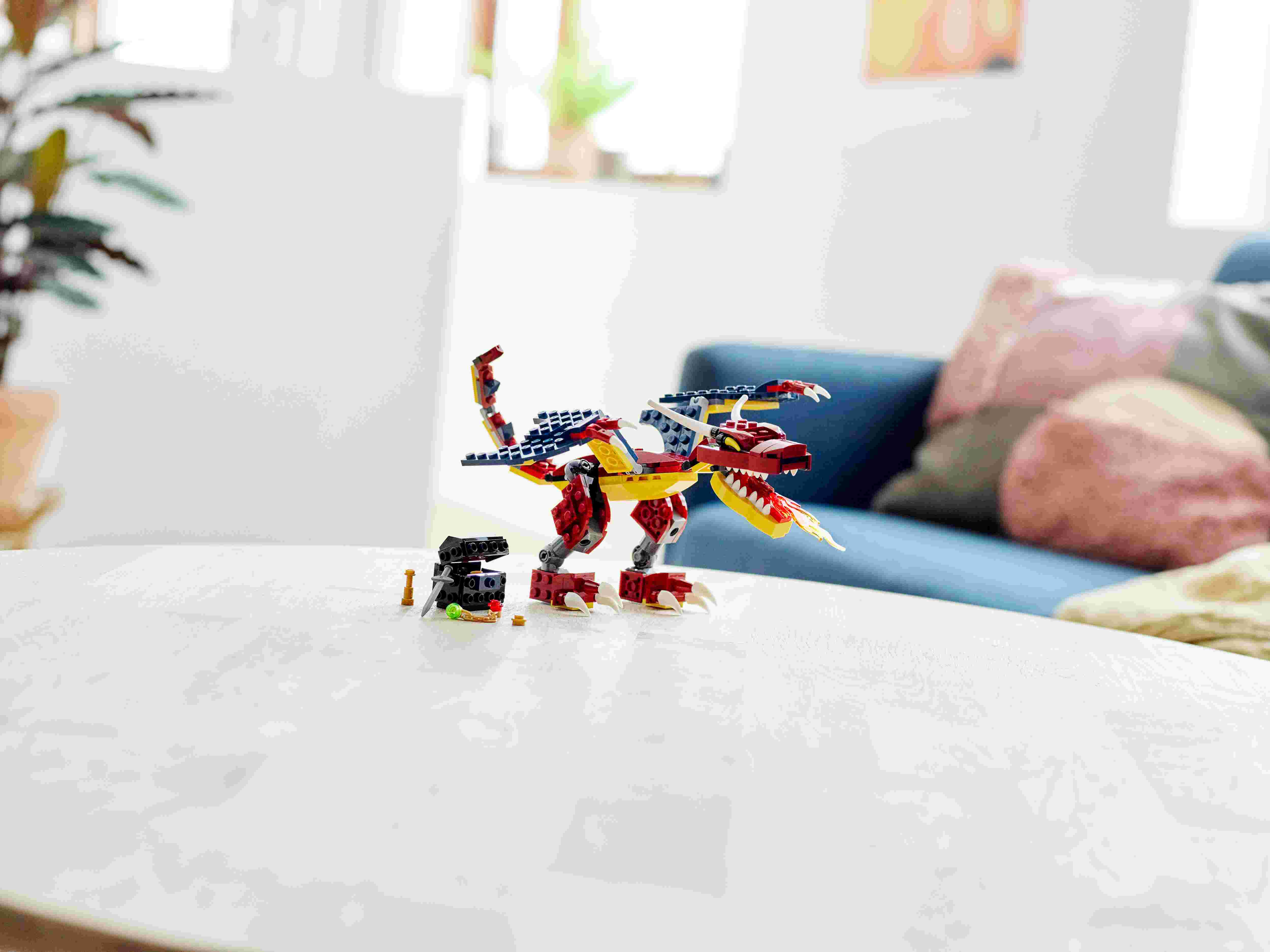 LEGO 31102 Creator 3-in-1 Feuerdrache, Säbelzahntiger oder Skorpion Bauset