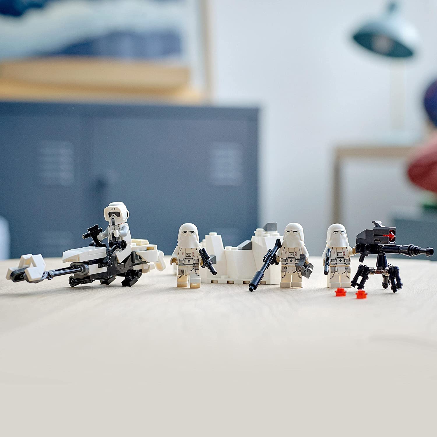 LEGO 75320 Star Wars Snowtrooper Battle Pack, 4 Figuren, Waffen, Düsenschlitten
