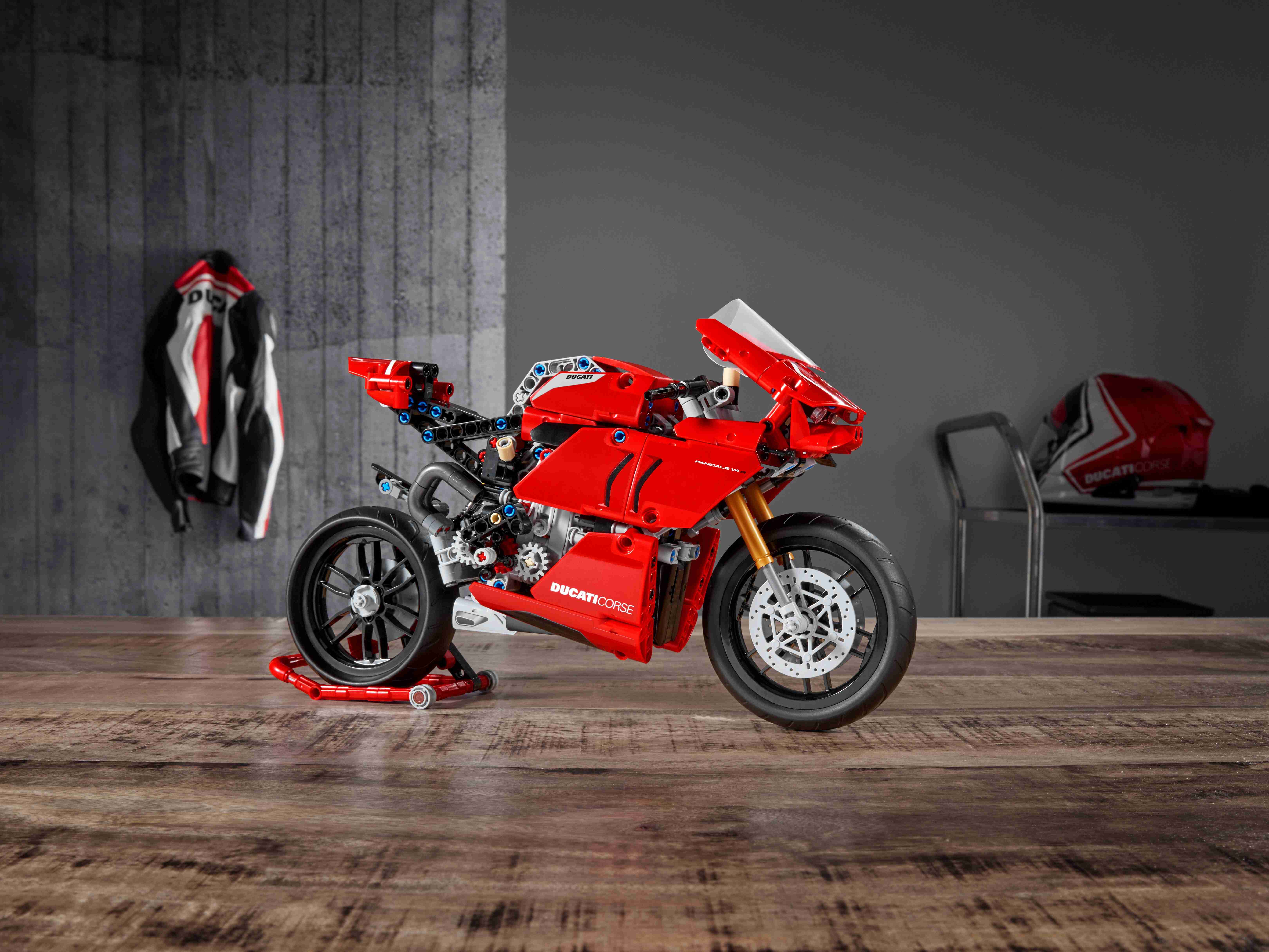 LEGO 42107 Technic Ducati Panigale V4 R, Motorrad mit faszinierenden Details