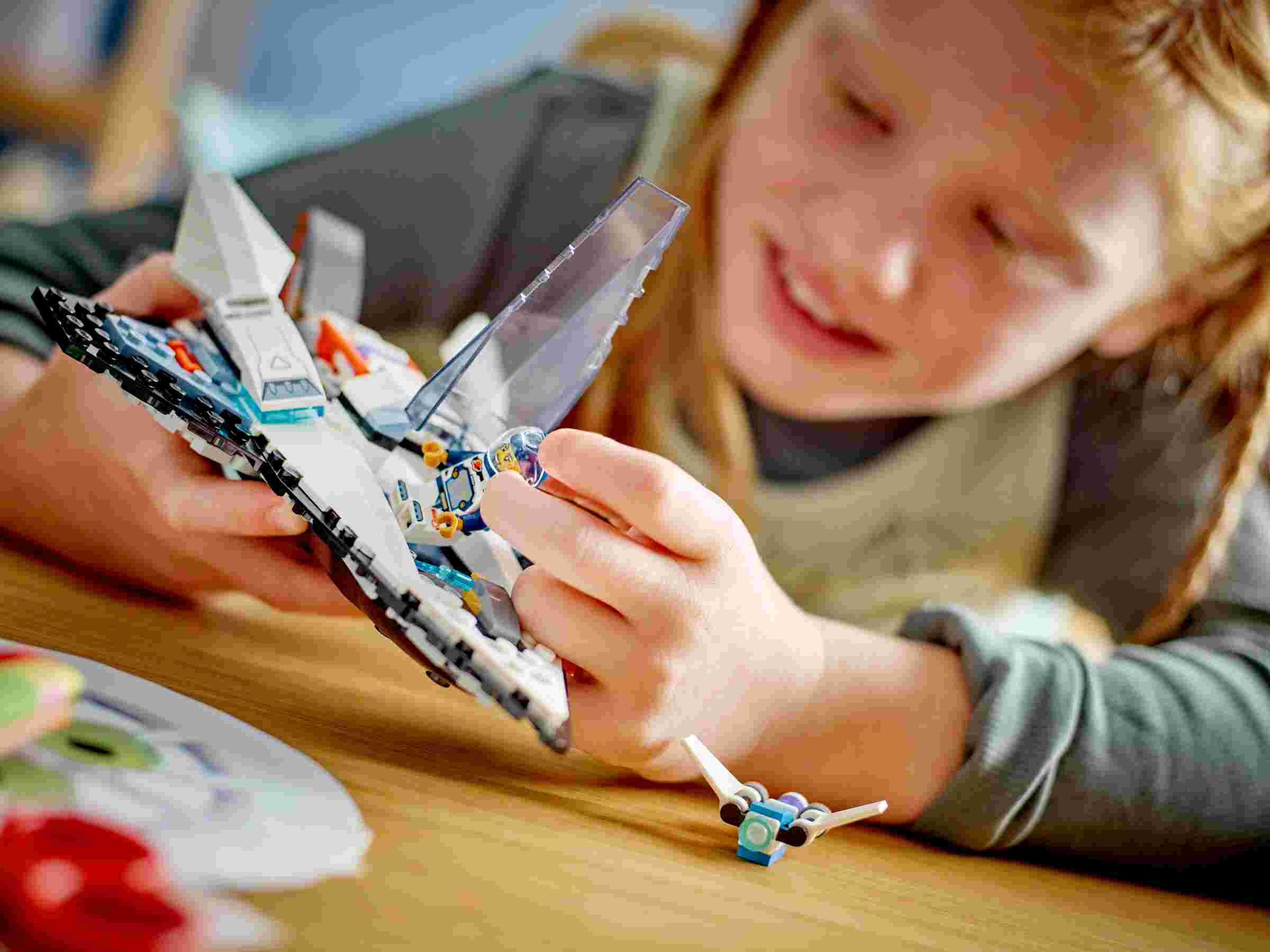 LEGO 60430 City Raumschiff, Drohnenroboter, Weltraumcrew-Minifigur
