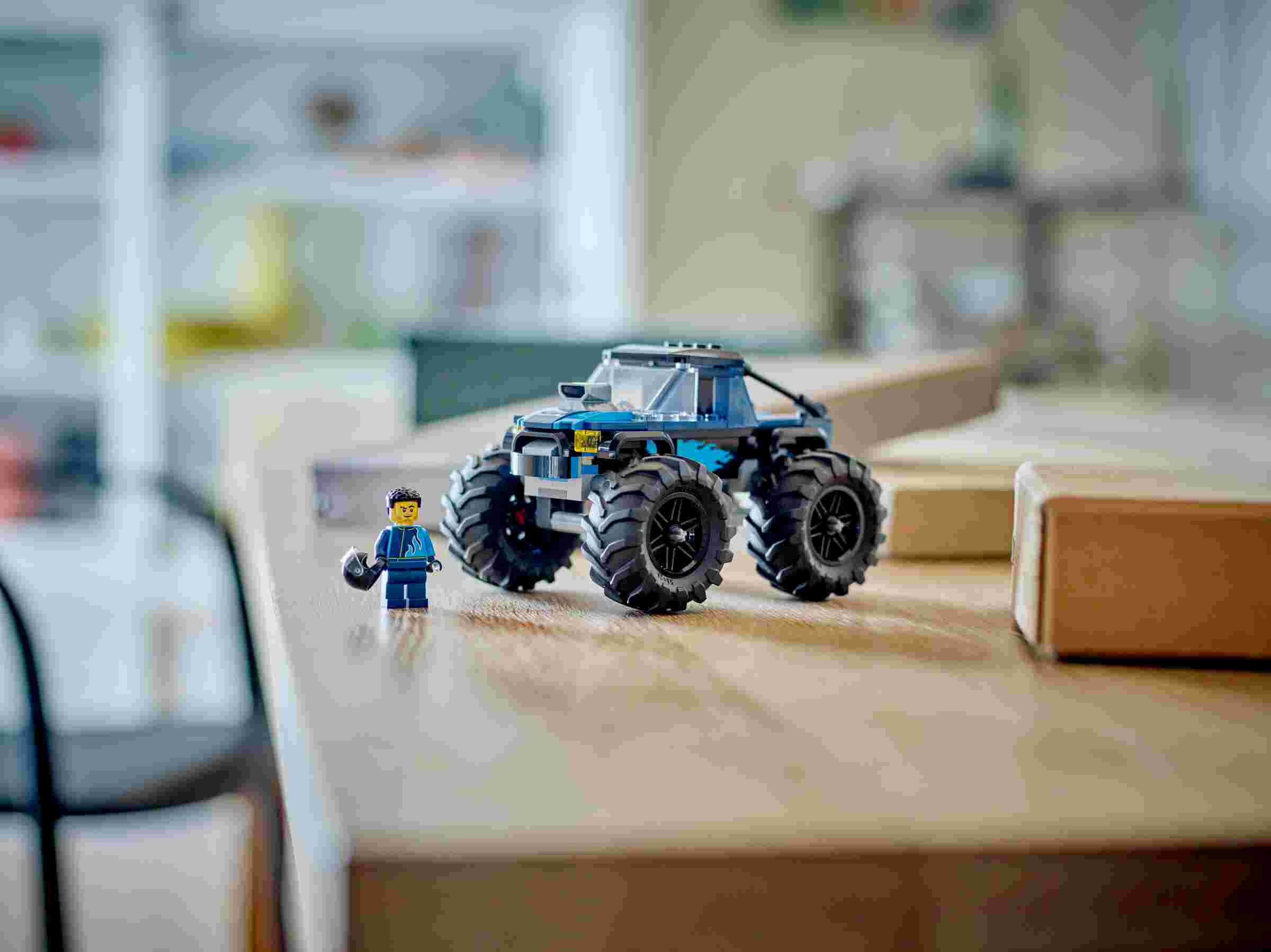 LEGO 60402 City Blauer Monstertruck, Fahrer-Minifigur