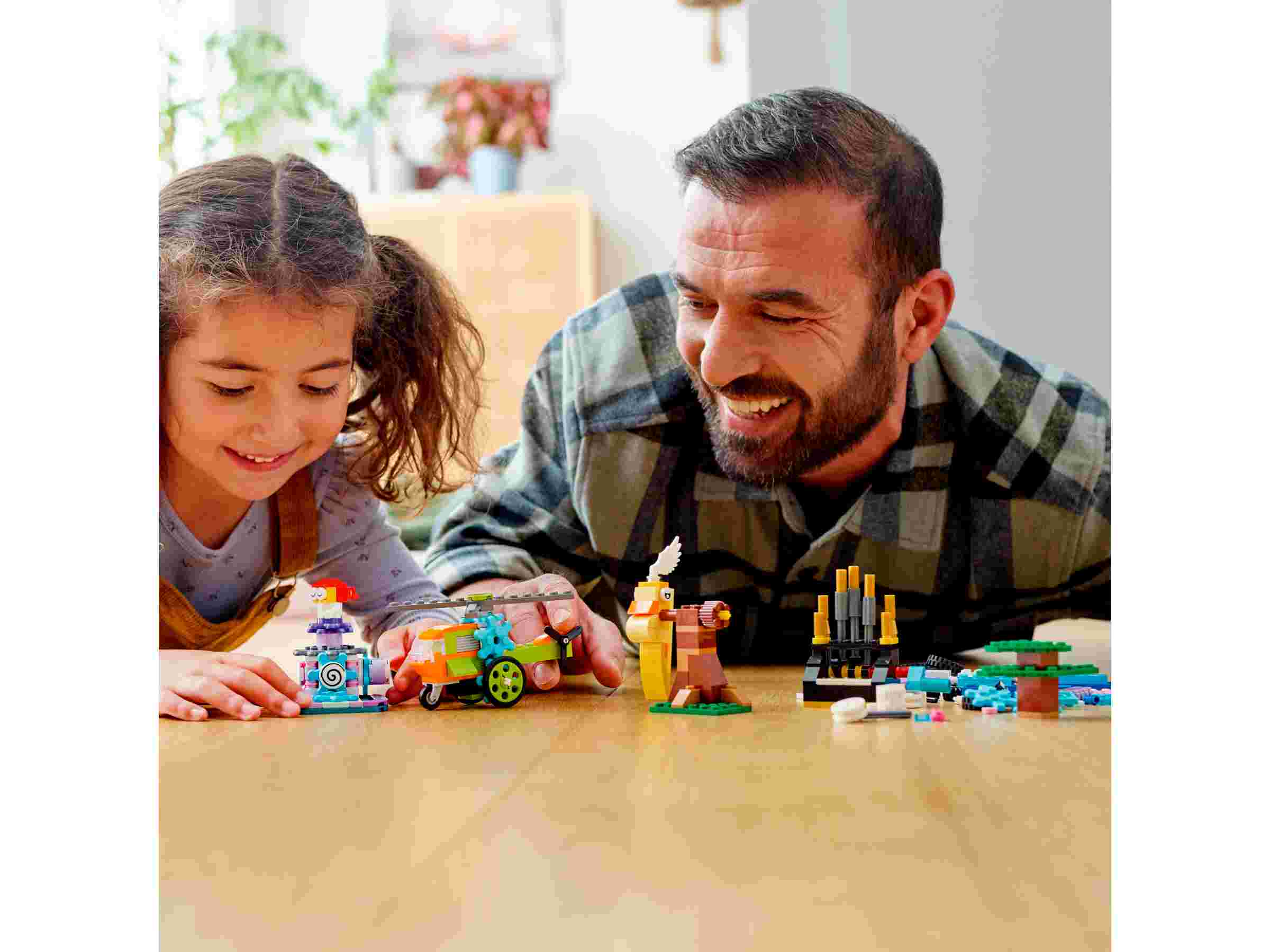 LEGO 11019 Classic Bausteine und Funktionen mit 7 faszinierenden Bauspielzeugen 