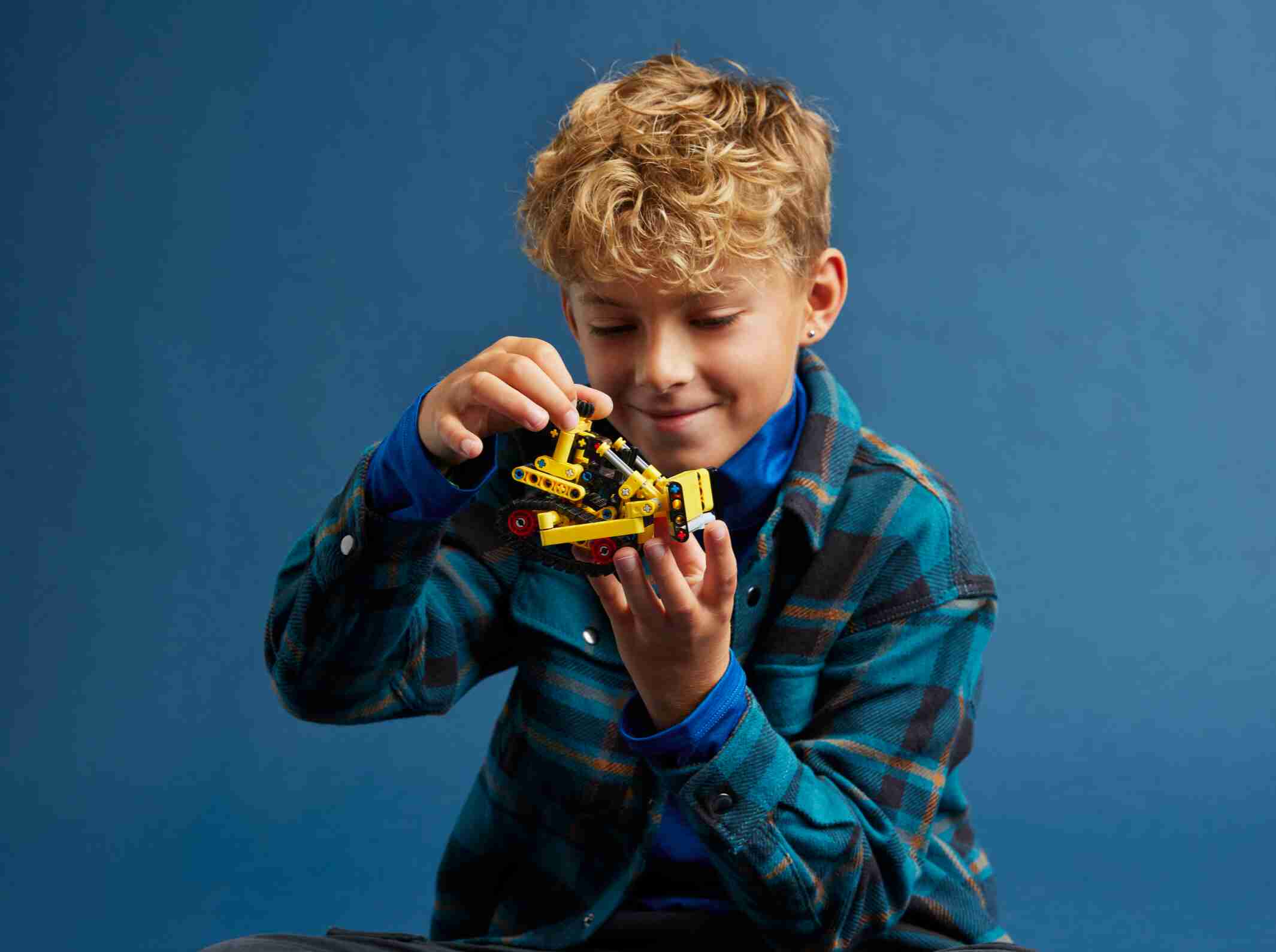 LEGO 42163 Technic Schwerlast Bulldozer, Bewegliche Ketten und Planierschild
