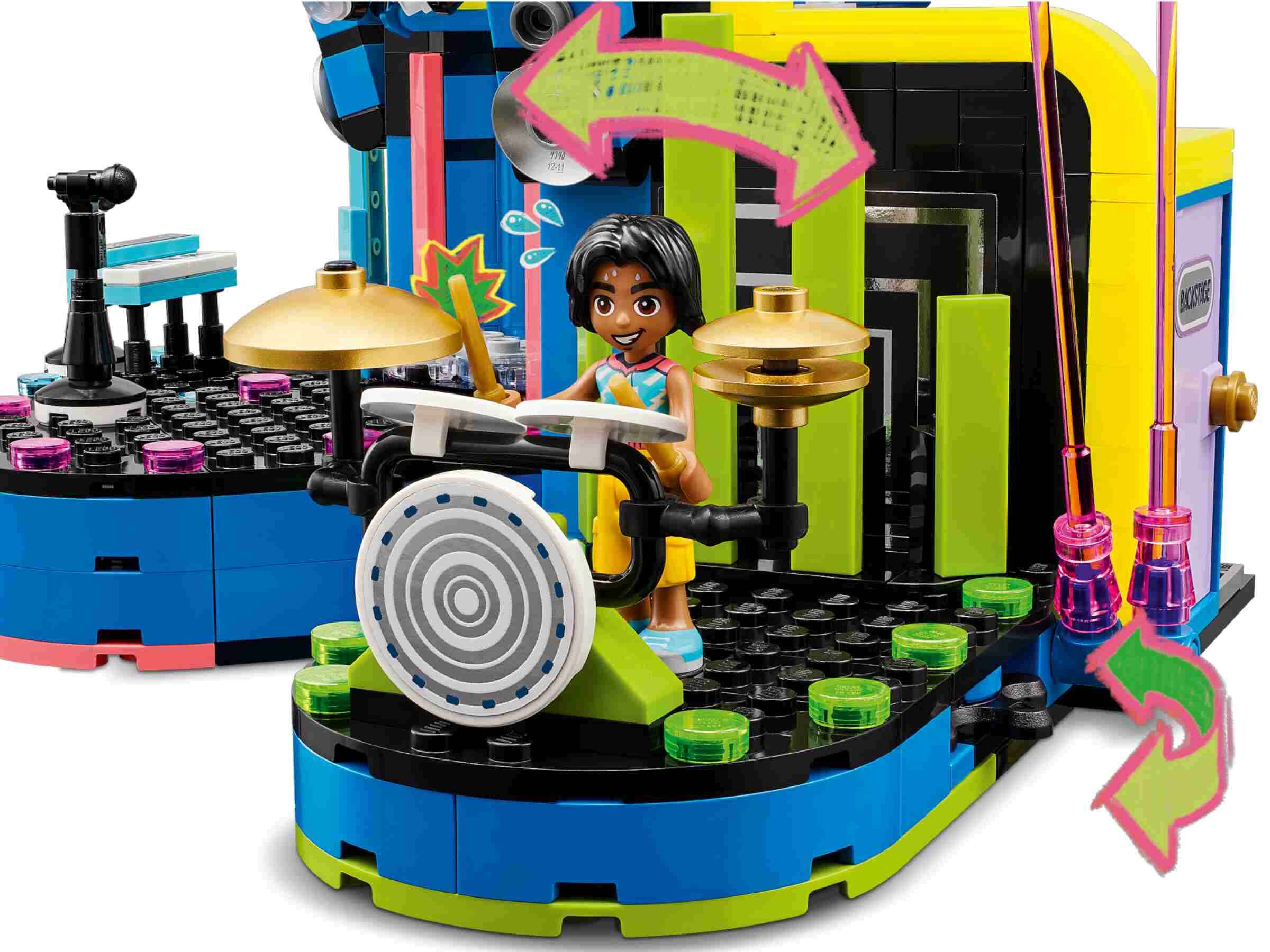 LEGO 42616 Friends Talentshow in Heartlake City, 4 Spielfiguren, Bühne