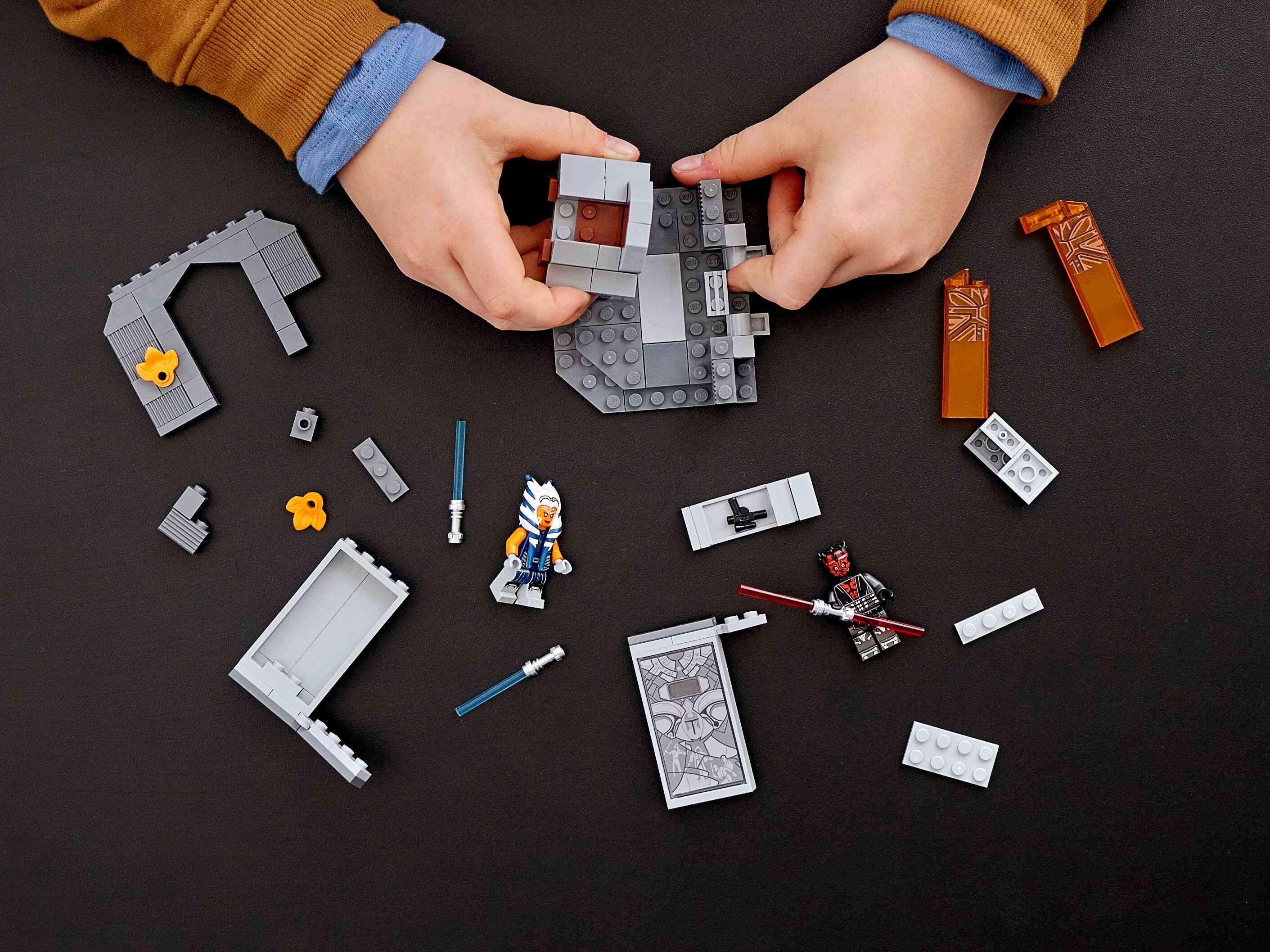 LEGO 75310 Star Wars Duell auf Mandalore, Ahsoka Tano Darth Maul, Lichtschwerter